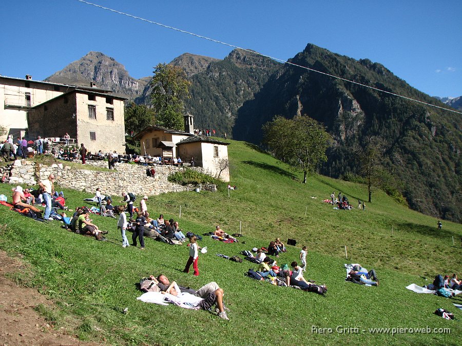 pusdosso 079.jpg - C'è anche il tempo per godersi il bel sole frizzante d'ottobre